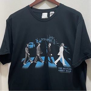 NWOT The Beatles Men's T-shirt Abbey Road street blues Black Size L.